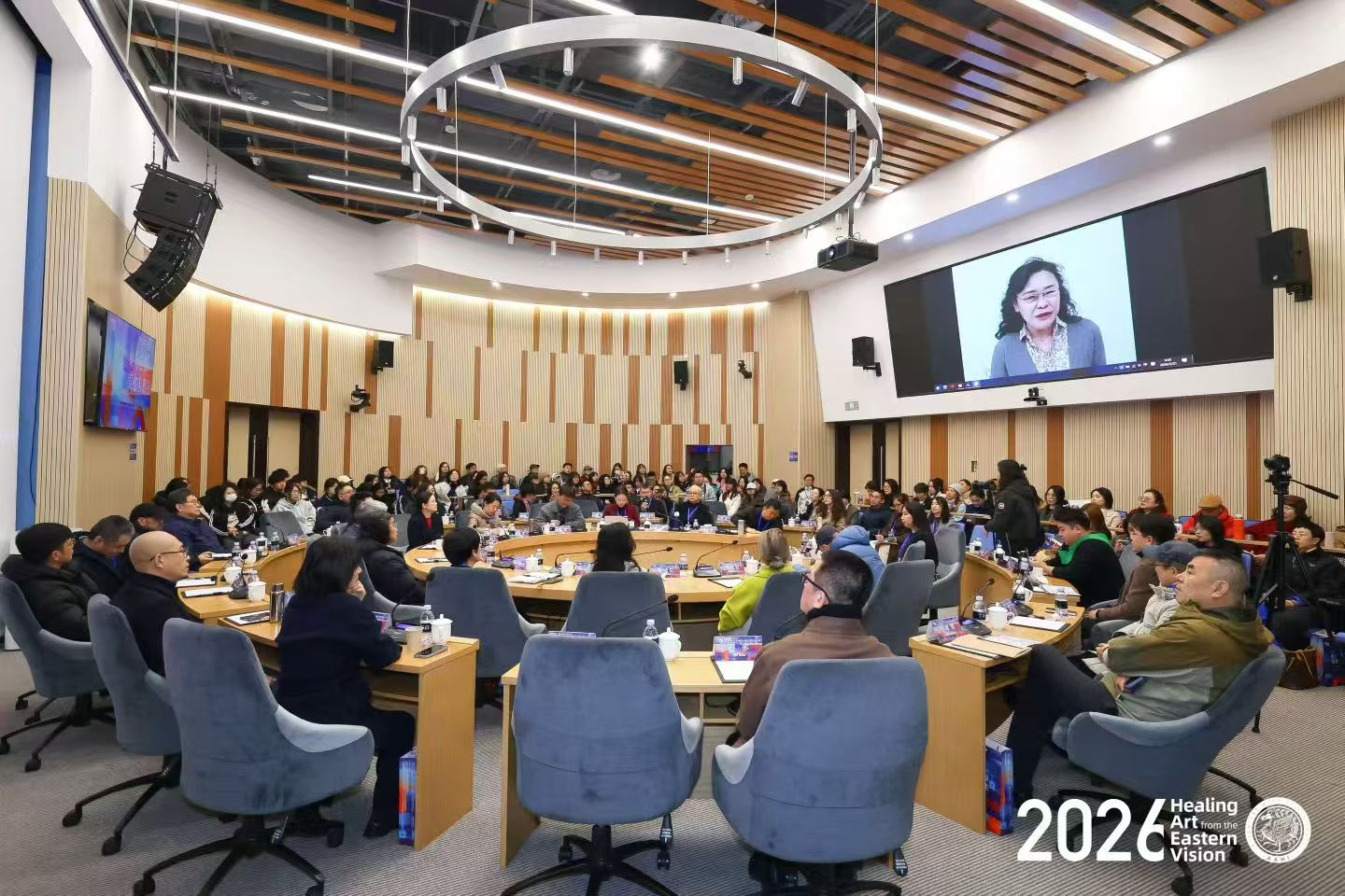 东方心象·美愈未来——亚太艺术疗愈国际学术研讨会暨情绪作品展在青岛隆重举行